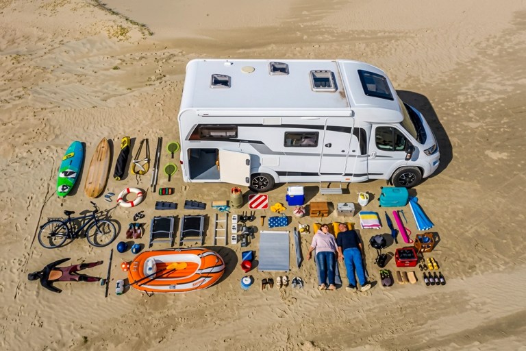Sujetar equipaje en autocaravana